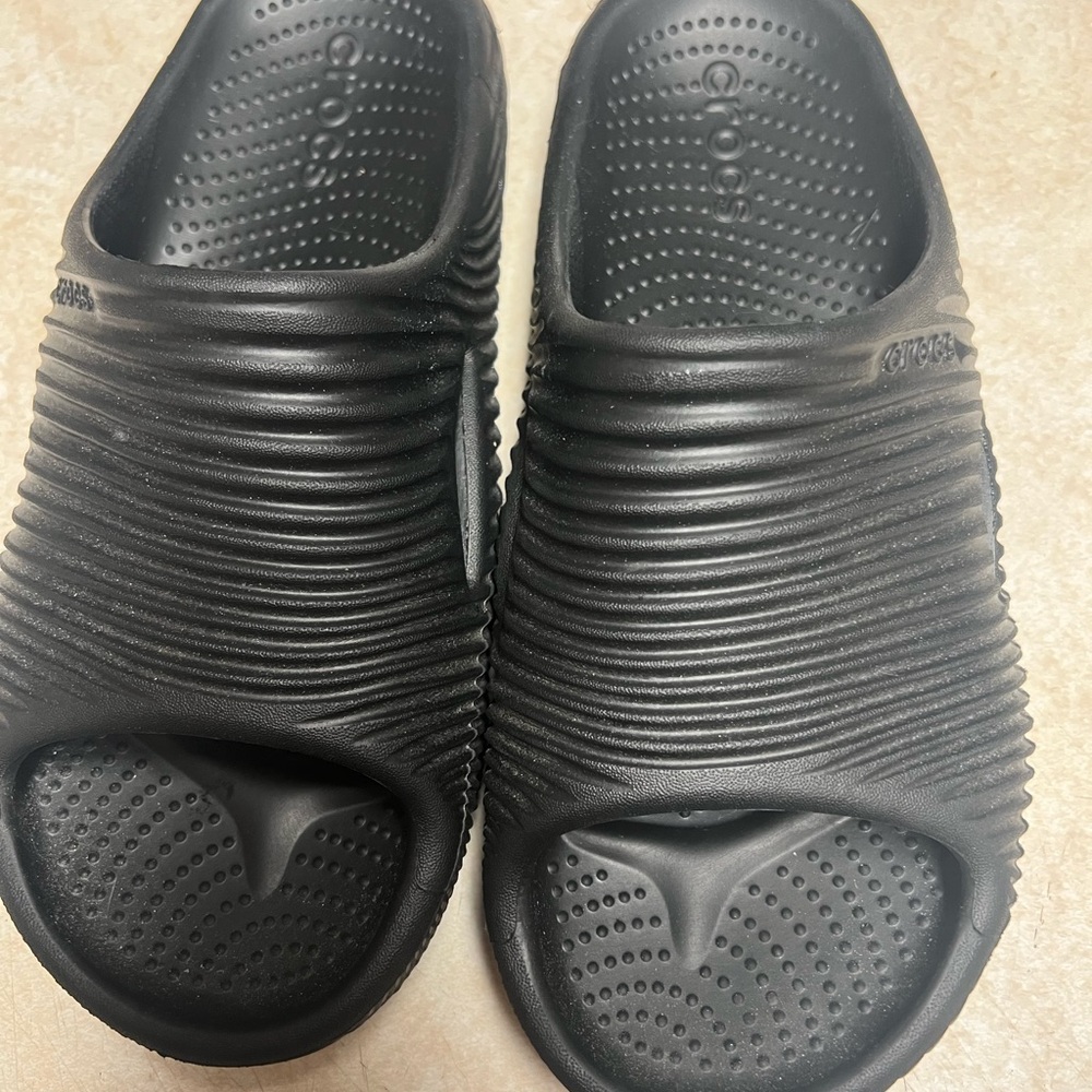 CROCS Black Ribbed Slide Sandals